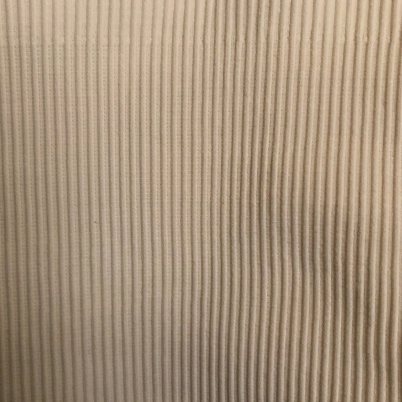 NEW IN ✨ White bodysuit with snap closure - Picture 7 of 8